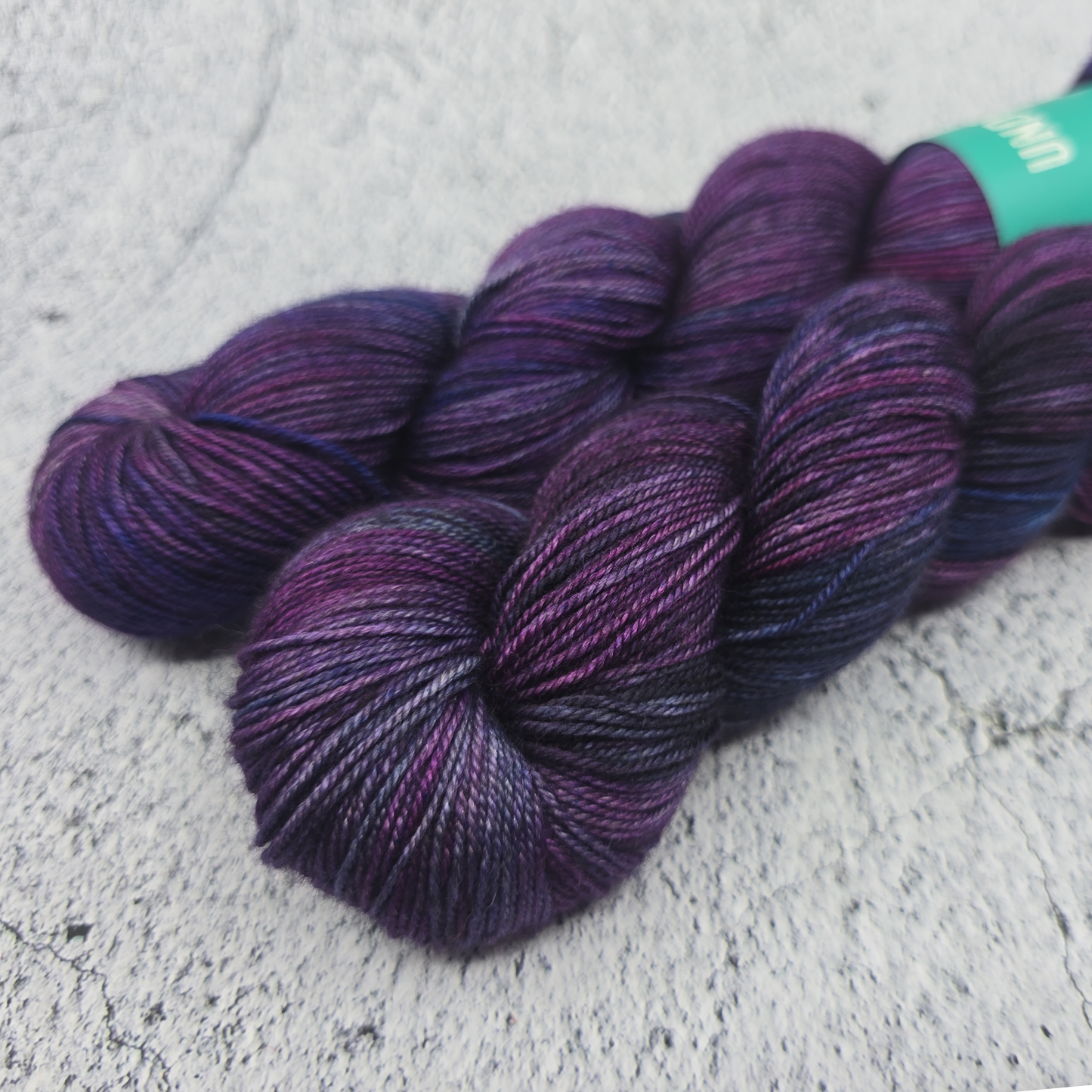 Umibozu - Eventide Fingering - Undercover Otter - Yarn - Undercover Otter - Default Title