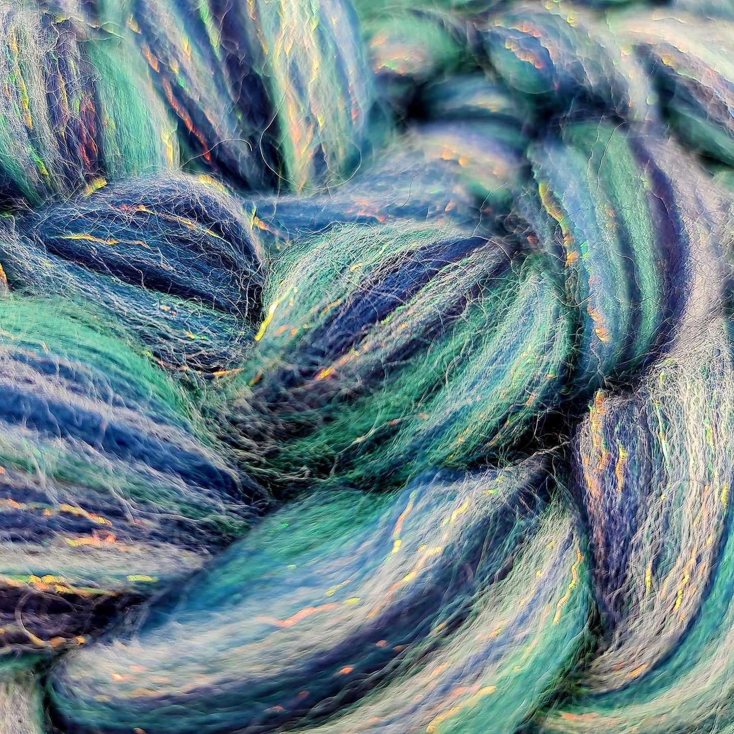Whispering Hillock - Fiber Blend - Undercover Otter