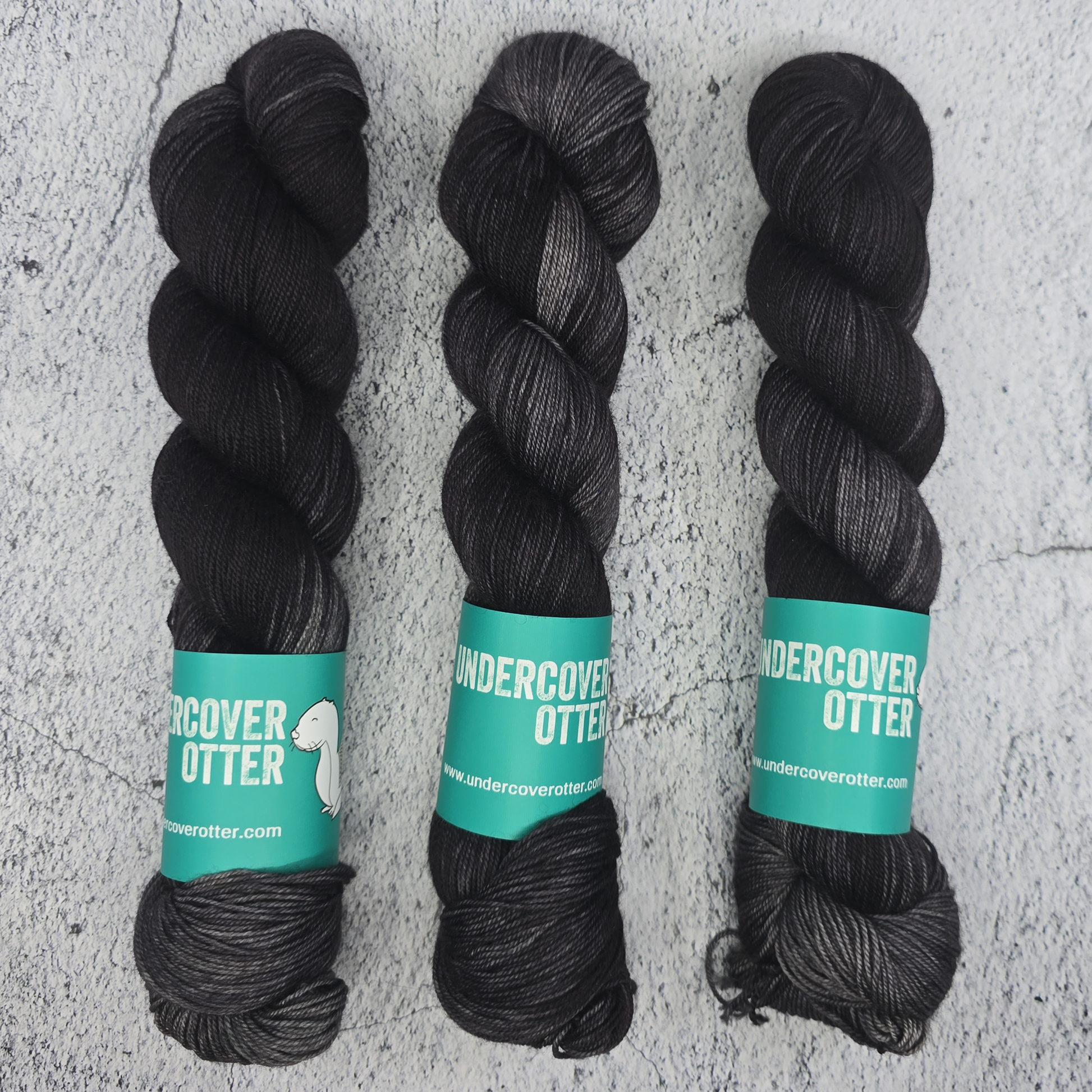 Rokmutul - Eventide Fingering - Undercover Otter - Yarn - Undercover Otter - Default Title