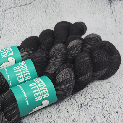 Rokmutul - Eventide Fingering - Undercover Otter - Yarn - Undercover Otter - Default Title