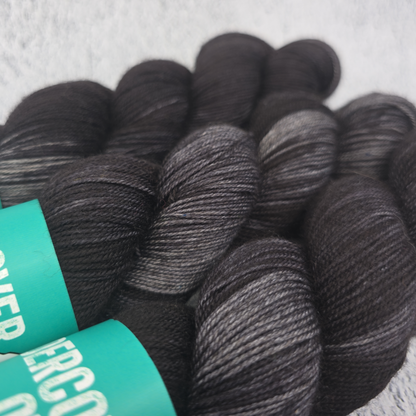 Rokmutul - Eventide Fingering - Undercover Otter - Yarn - Undercover Otter - Default Title