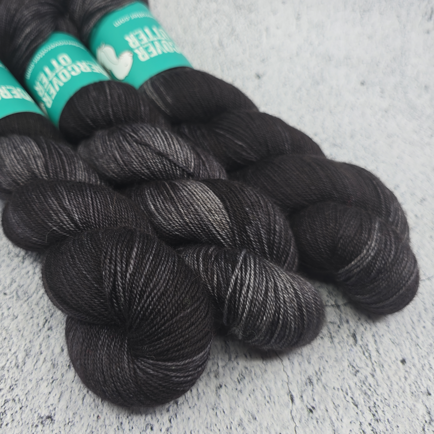 Rokmutul - Eventide Fingering - Undercover Otter - Yarn - Undercover Otter - Default Title