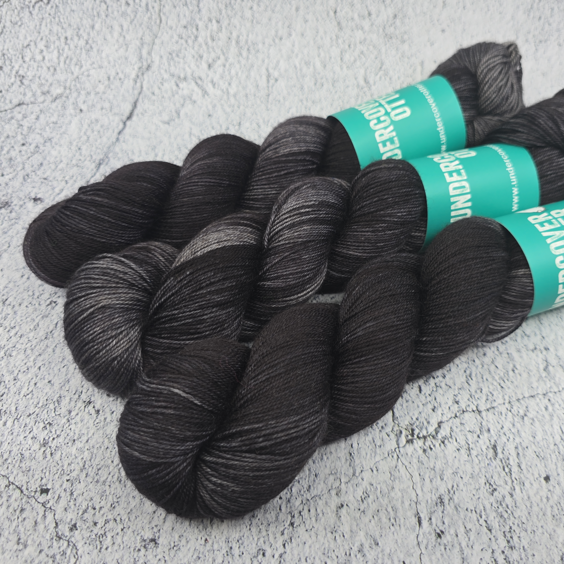 Rokmutul - Eventide Fingering - Undercover Otter - Yarn - Undercover Otter - Default Title