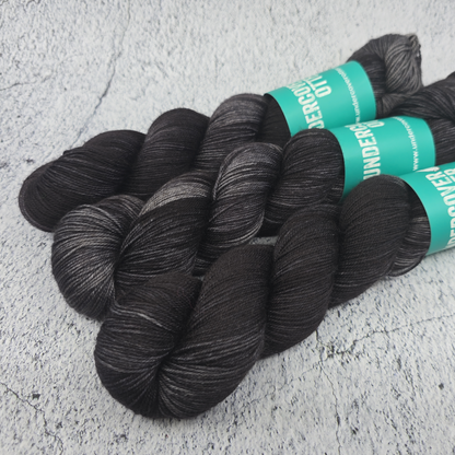 Rokmutul - Eventide Fingering - Undercover Otter - Yarn - Undercover Otter - Default Title