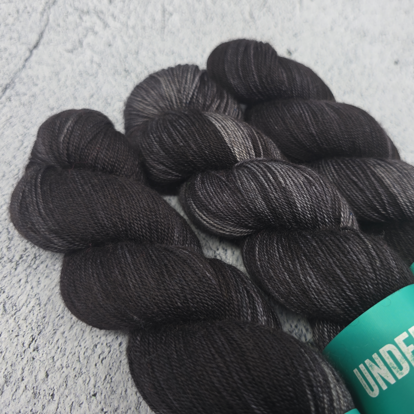 Rokmutul - Eventide Fingering - Undercover Otter - Yarn - Undercover Otter - Default Title