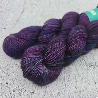 Umibozu - Eventide Fingering - Undercover Otter - Yarn - Undercover Otter - Default Title