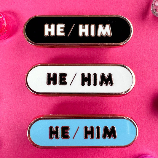 Pronoun Plaque - Enamel Pin - Undercover Otter - Flair - Kitty With A Cupcake - He/Him / Black